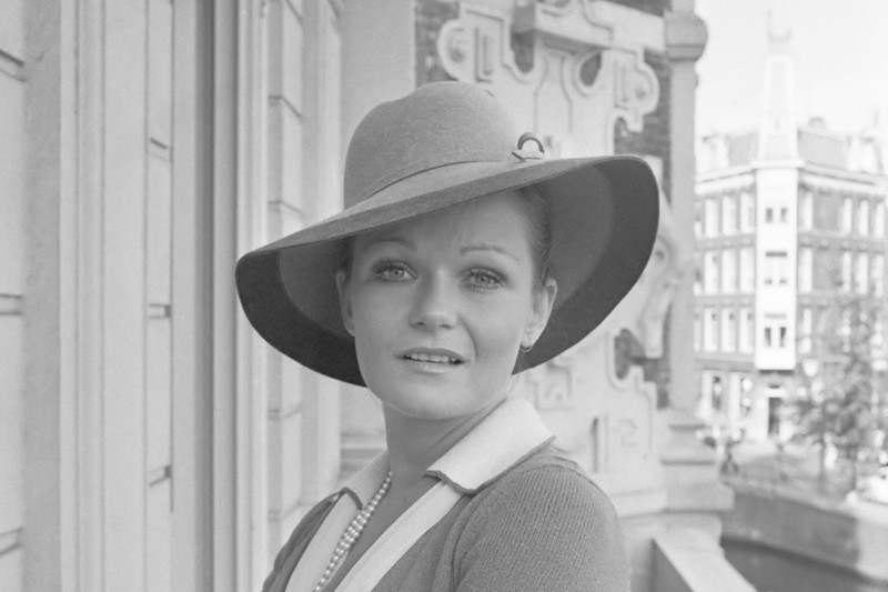 Valerie Perrine, Who Made Miss Teschmacher Unforgettable and Earned an Oscar Nomination for Lenny, Dies at 82